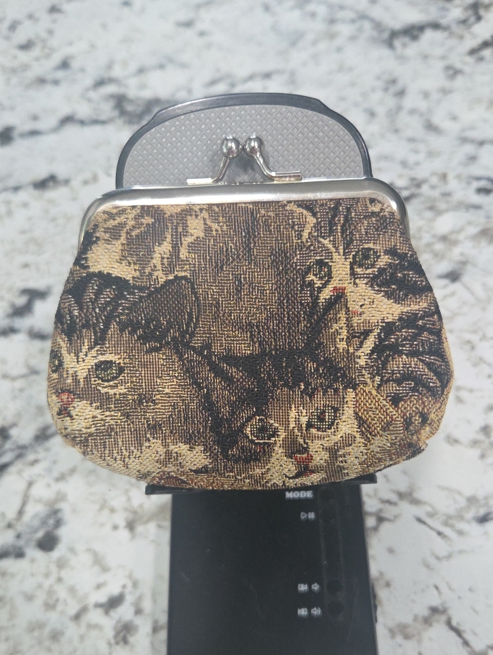 Cat Tapestry Kiss-Lock Coin Purse - Beige/Brown